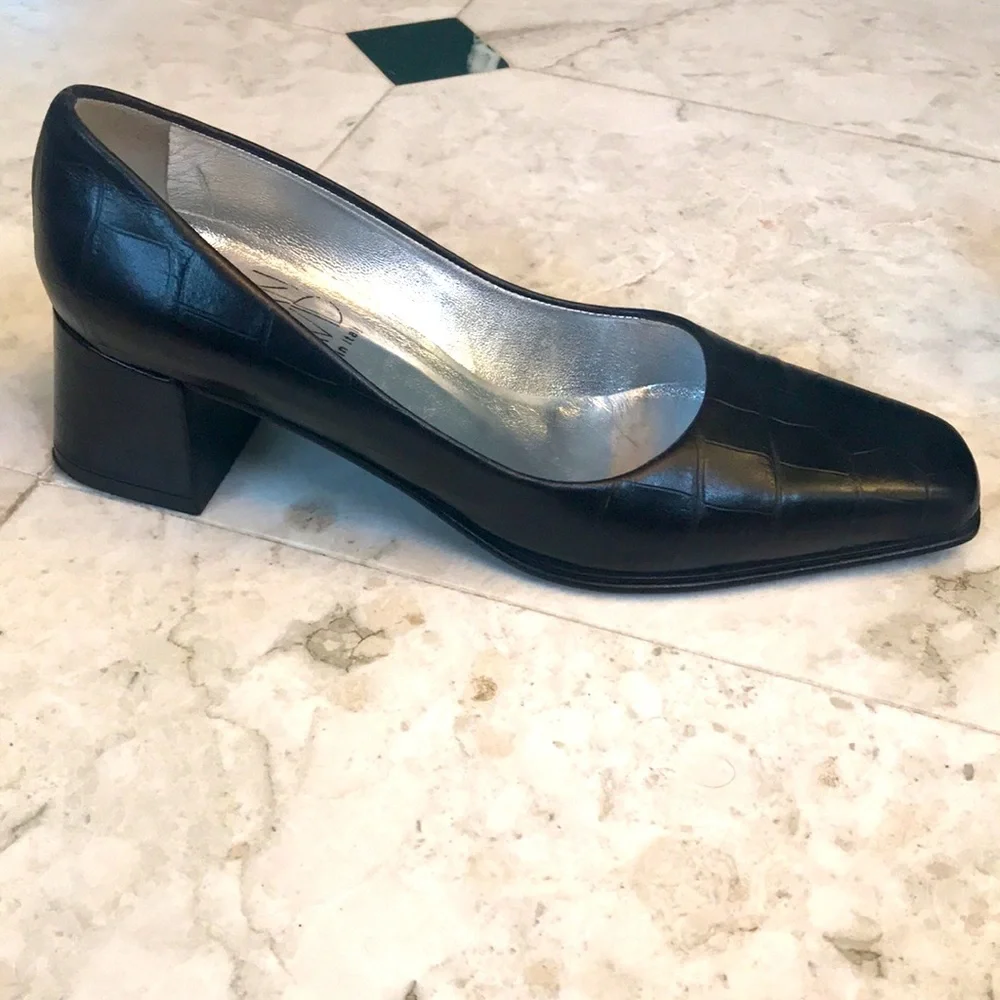 Vintage Mid-1990s Joan & David Black Heels Size 6. - Picture 9 of 10